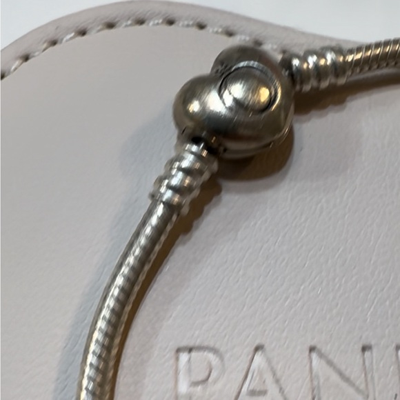 Pandora Moments Hearts clasp snake chain bracelet ST LUCIA CHARM - Picture 8 of 12